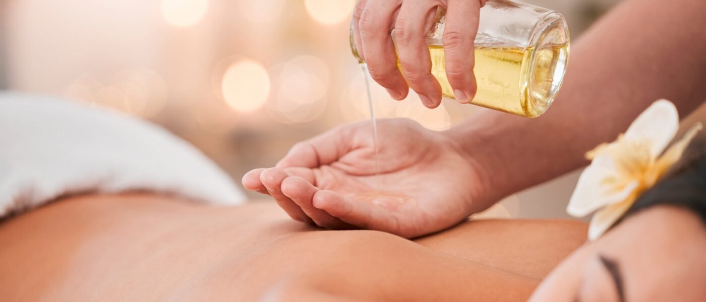 Ayurvedic spa oil treatment, Sri Lanka wellness retreat